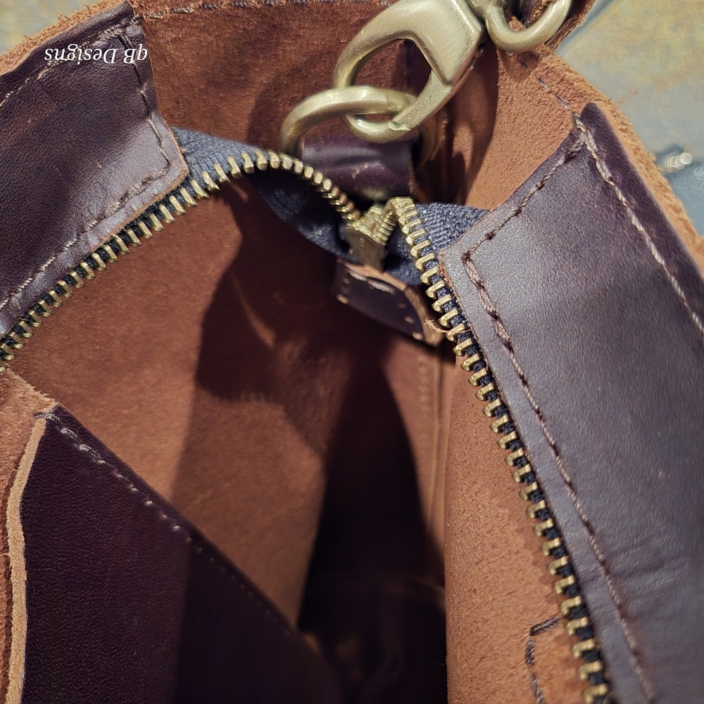 Portland Leather Medium Crossbody Tote w/Zipper, Grizzly - Picture 9 of 9